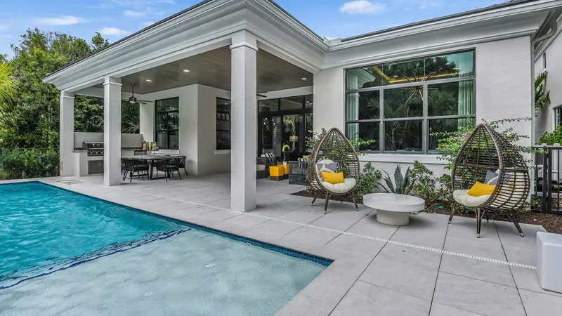 Artistry Palm Beach, Palm Beach Gardens, image 2 of 30